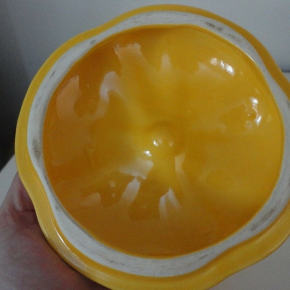 Vtg California Pottery Yellow Pepper bowl container Trinket box - Picture 6 of 6